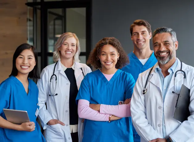 ¿Cuáles son las oportunidades laborales al estudiar Medicina en la UCV? Equipo de médicos