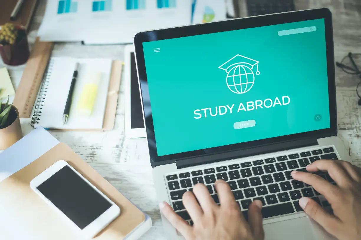 Requisitos para postular a becas en el exterior para peruanos
