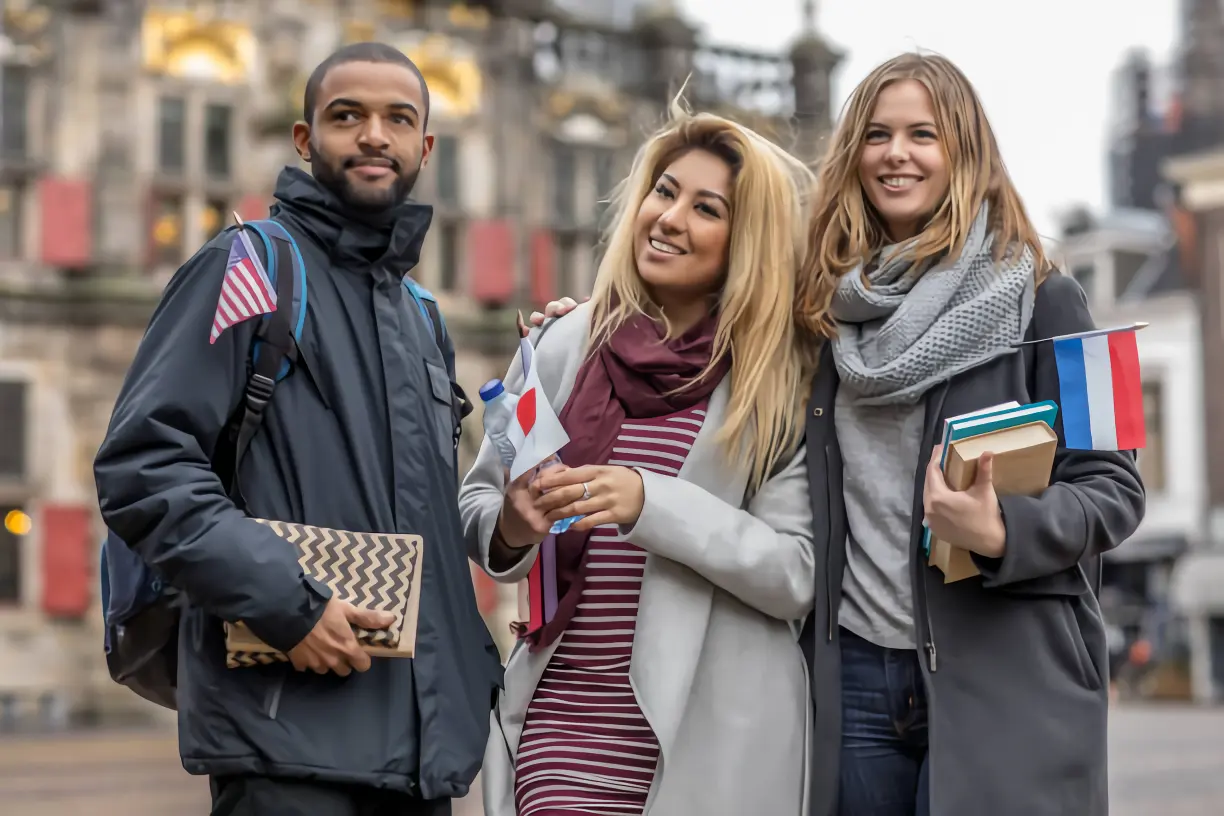 ¿Qué carreras abren camino laboral en el exterior?