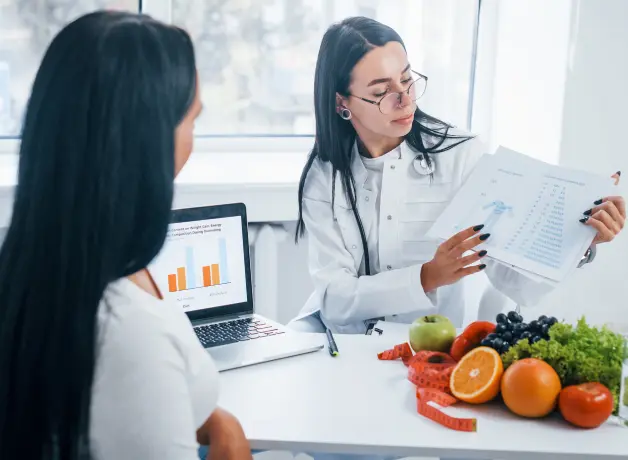 Nutricionistas en consulta
