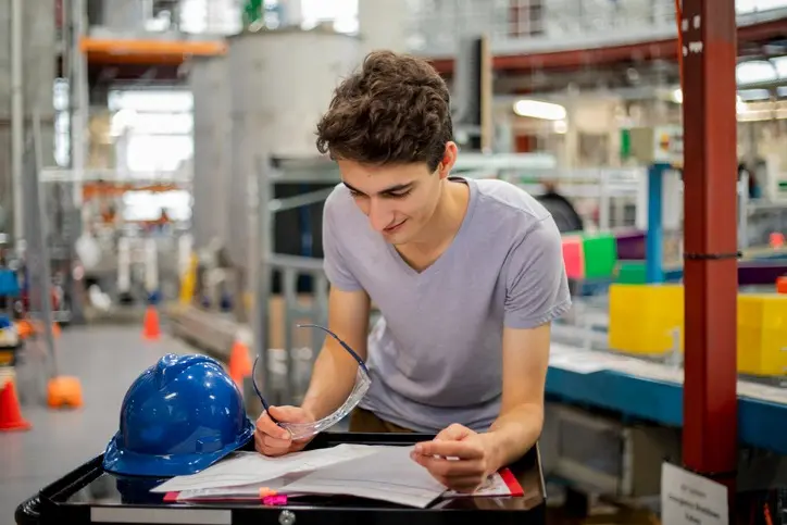 Enfoque académico que impulsa competencias técnicas y estratégicas