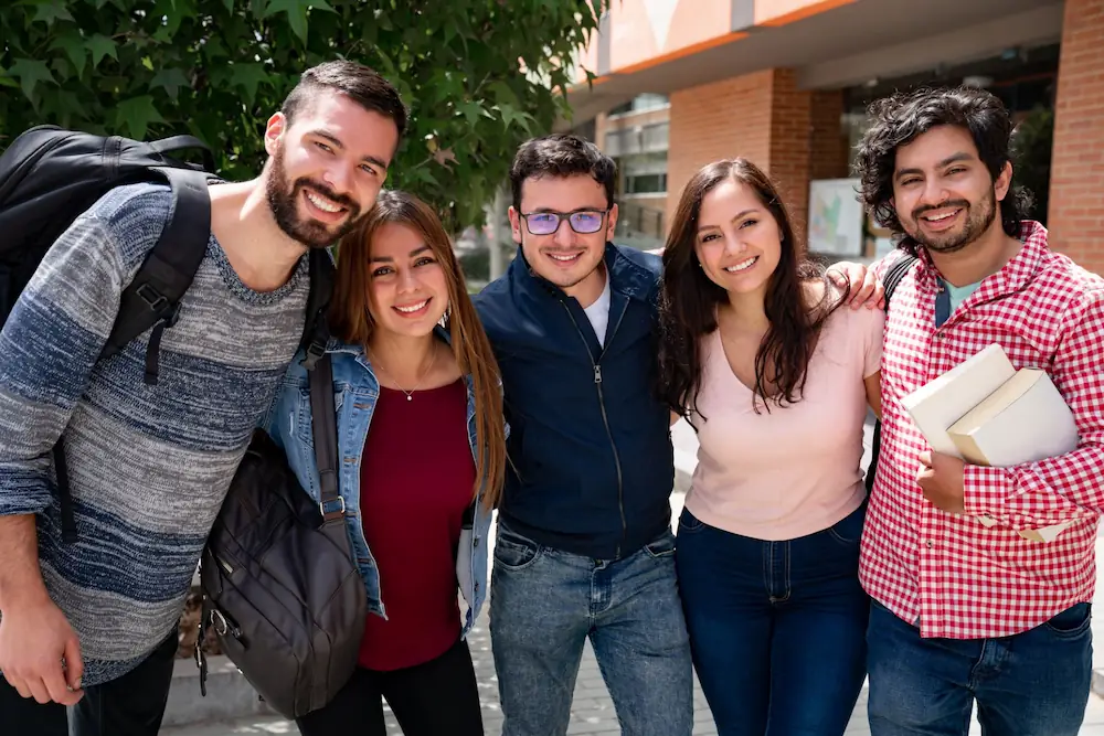 Jóvenes universitarios