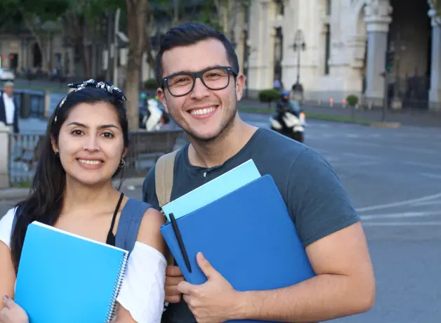 Jóvenes universitarios