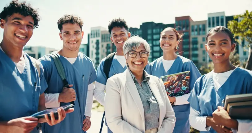 Enfoque humanístico en la formación de la UCV