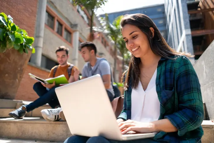 Herramientas tecnológicas en el aula universitaria