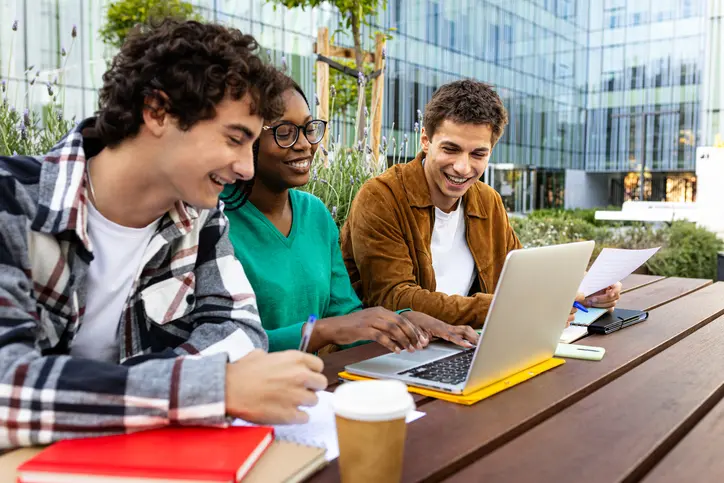 Modalidades de estudio: presencial, virtual y semipresencial