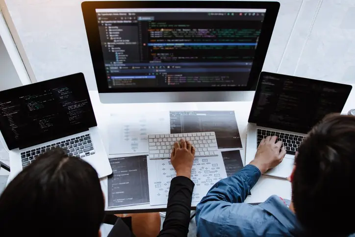 Tipos de software y simuladores utilizados