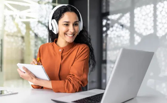 What are the best online master’s degrees in Peru? Student in a virtual class