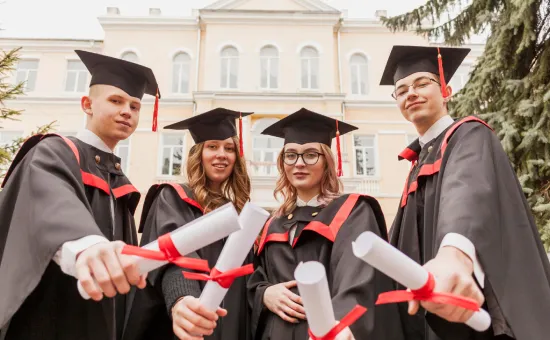 Egresados UCV que transforman el Perú y el mundo Egresados de la Universidad César Vallejo destacados por su impacto profesional