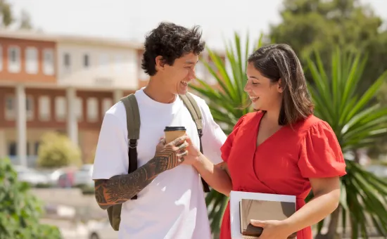 Oportunidades de intercambio académico en la UCV Estudiantes realizando intercambio académico en el extranjero