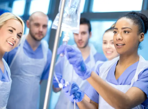 Especialidades de Enfermería que puedes estudiar después de la licenciatura Especialidades de Enfermería que puedes estudiar después de la licenciatura para impulsar tu desarrollo profesional