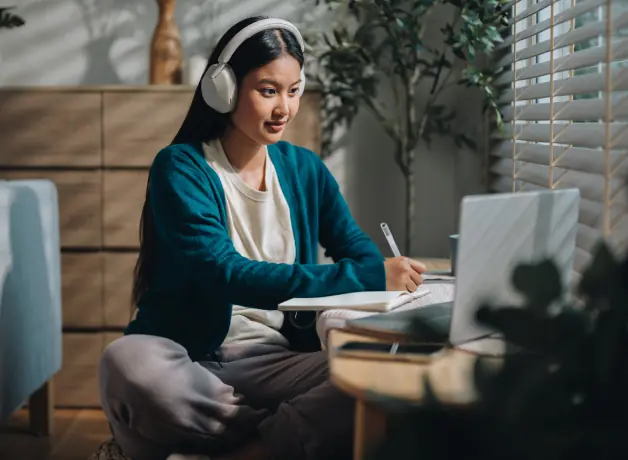 Student in a virtual class