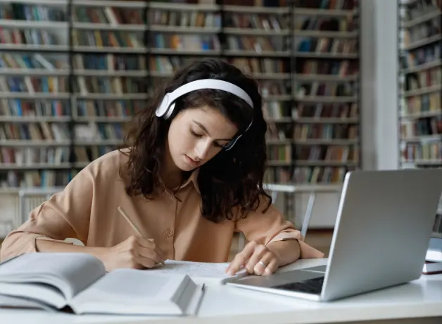 Student in a virtual class