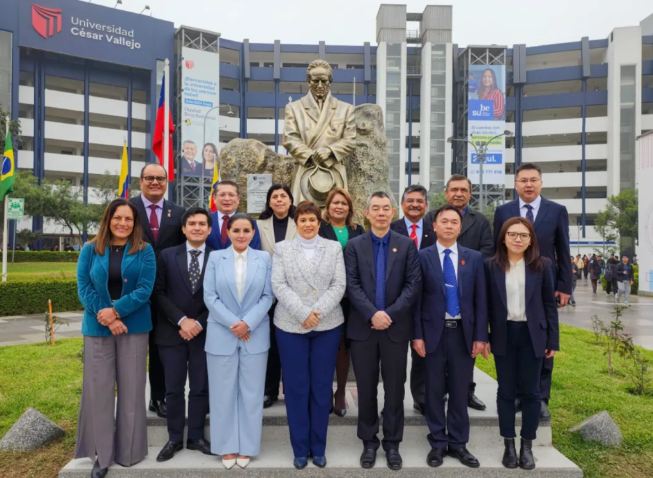 ucv-firma-convenio-con-universidad-china ucv-firma-convenio-con-universidad-china