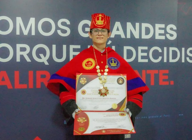 egresado-UCV-recibe-honoris-causa egresado-UCV-recibe-honoris-causa
