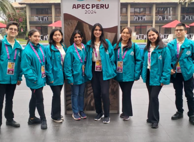 estudiantes-ucv-apec-2024