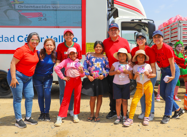 voluntarios-llevan-alegria-y-regalos