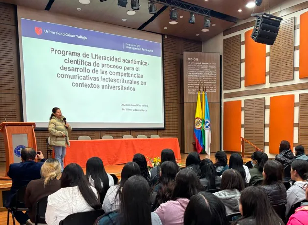 docente-ucv-en-encuentro-internacional docente-ucv-en-encuentro-internacional