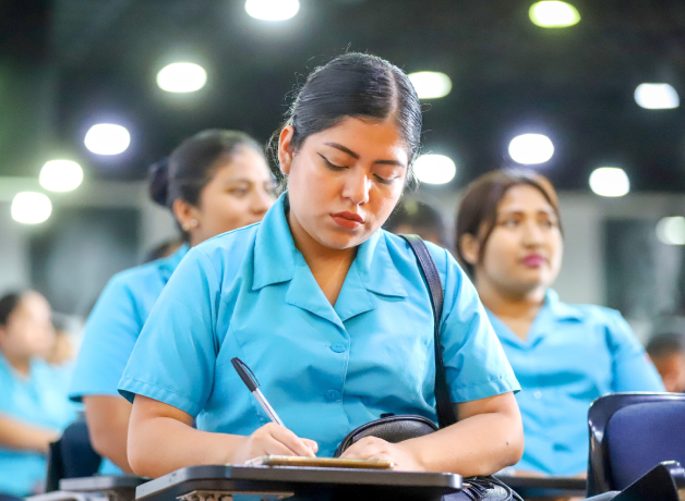 ucv-impulsa-la-educacion-femenina