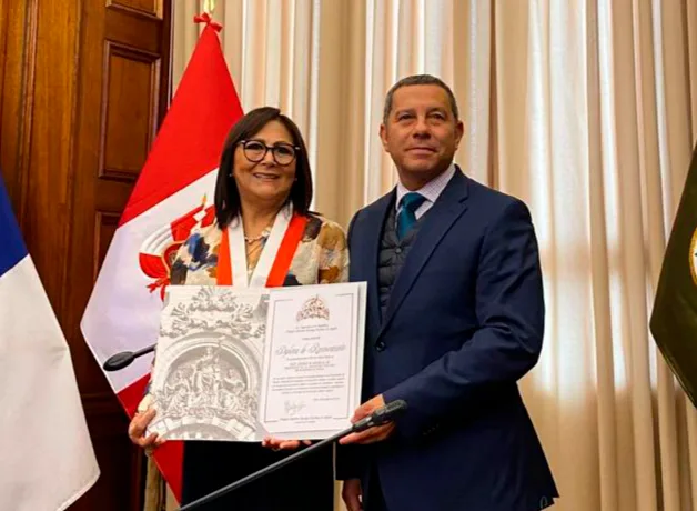 mision-3-celebra-reconocimiento-a-su-director mision-3-celebra-reconocimiento-a-su-director