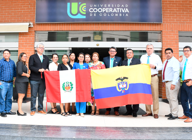 delegacion-vallejiana-participa-en-congreso-en-colombia