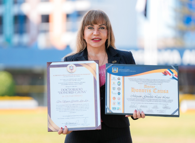 docente-ucv-fue-distinguida-en-republica-dominicana