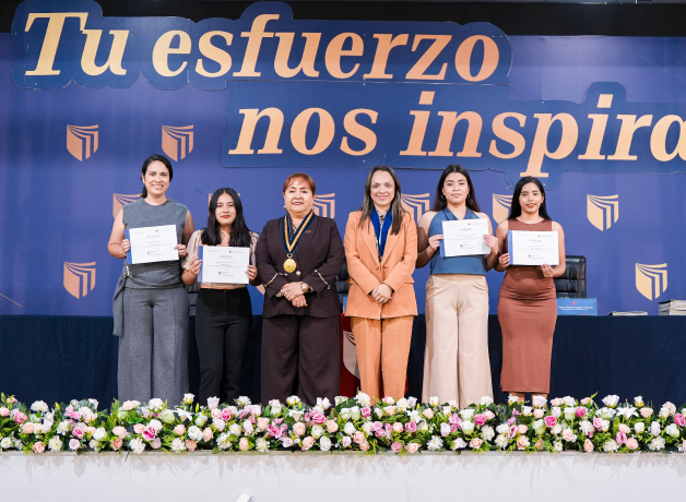 ucv-certifica-a-estudiantes-para-su-insercion-laboral ucv-certifica-a-estudiantes-para-su-insercion-laboral