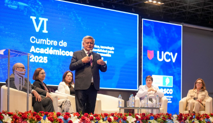 cumbre-academicos-reunio-a-expertos-internacionales