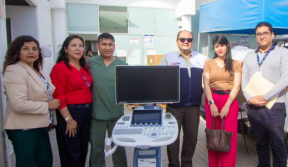 ucv-entrega-ecografo-a-hospital-puente-piedra