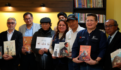 ucv-ate-dona-computadoras-y-libros-infantiles