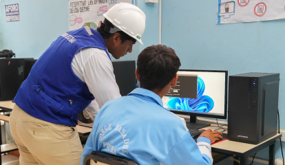 vallejianos-impulsan-la-conectividad-en-piura