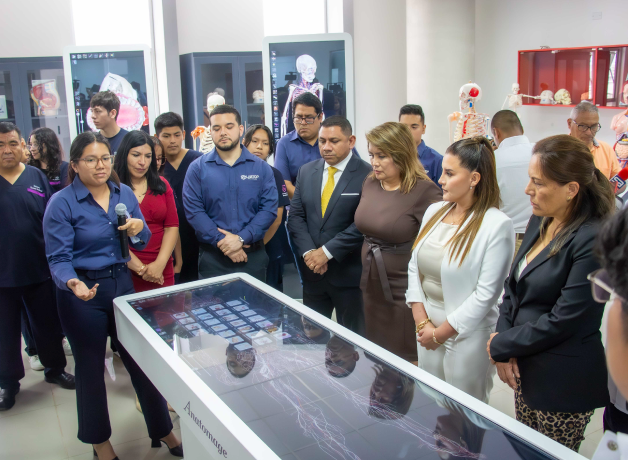 ucv-inauguro-moderno-laboratorio-de-medicina ucv-inauguro-moderno-laboratorio-de-medicina