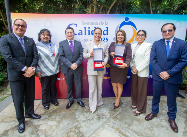 ucv-recible-doble-reconocimiento-semana-de-la-calidad