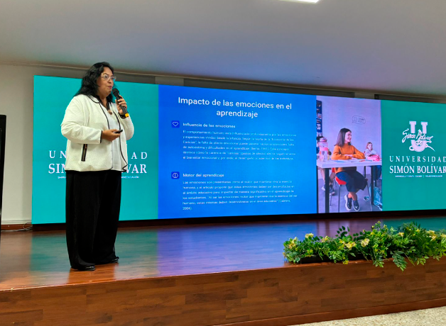 escuela-de-derecho-presente-en-simposio-internacional