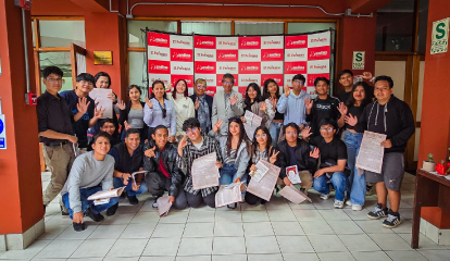 vallejianos-visitan-editora-peru