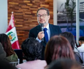 Exministro de Comercio Exterior y Turismo aporta experiencia y visión a la formación de los vallejianos