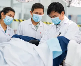 Egresados de Medicina alcanzan primeros puestos nacionales en el Residentado Médico 2026