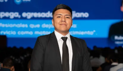 Vallejiano destaca entre miles de postulantes y logra oportunidad laboral en importante entidad financiera