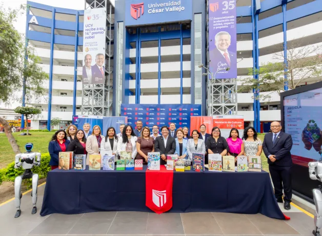 ucv-fortalece-la-lectura-con-donacion-de-libros