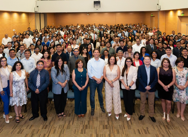 despegar-egresado-vallejiano