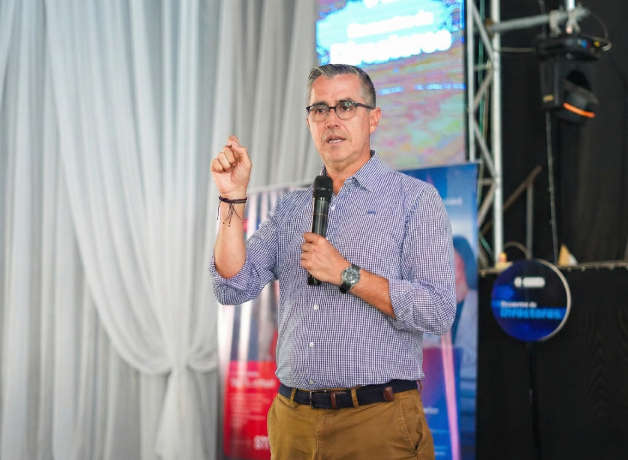 ucv-virtual-reunio-a-especialista-en-educacion