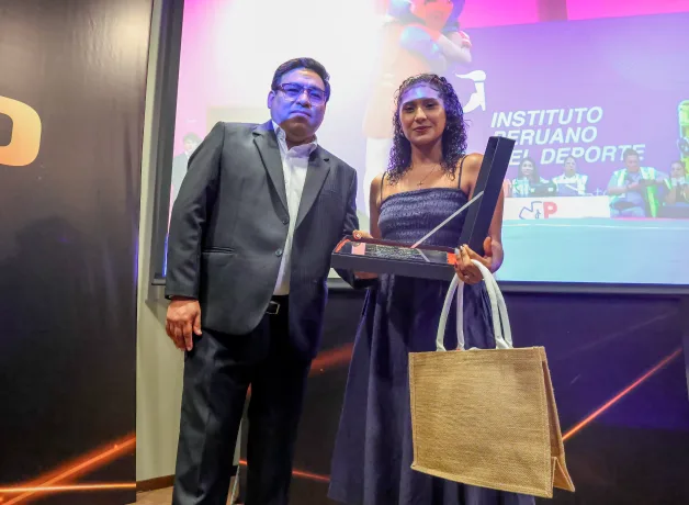 atalia-aranda-premios-excelencia-fedup-2025 atalia-aranda-premios-excelencia-fedup-2025