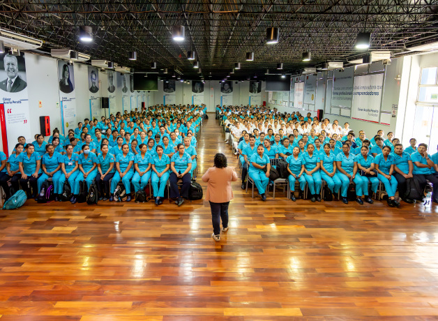 estudiantes-de-enfermeria-inician-internado estudiantes-de-enfermeria-inician-internado