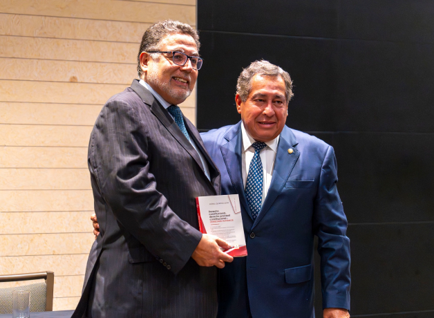 anibal-quiroga-presenta-libro-sobre-derecho-constitucional