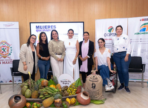directora-de-ucv-moyobamba-en-foro-mujeres-que-inspiran