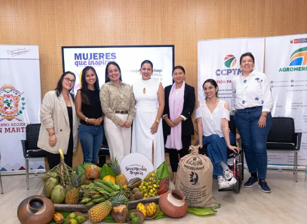 directora-de-ucv-moyobamba-en-foro-mujeres-que-inspiran directora-de-ucv-moyobamba-en-foro-mujeres-que-inspiran