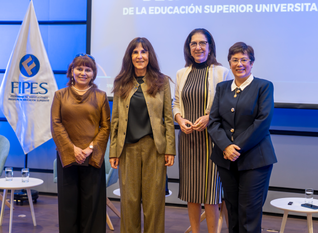 rectora-participa-en-foro-que-analiza-el-futuro-de-la-educacion rectora-participa-en-foro-que-analiza-el-futuro-de-la-educacion